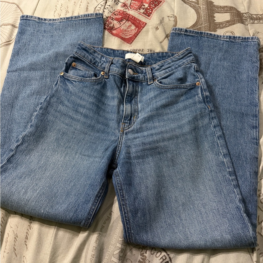 H&M Women's Straight-Leg Jeans in Medium Blue Wash